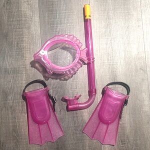 Kids Pink Aqua 4-Piece Fish Mask Snorkel Set with Backpack